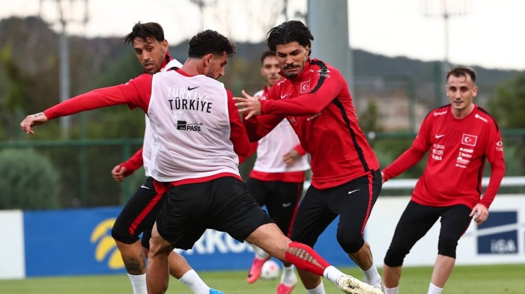 Türkiye, UEFA Uluslar Ligi’nde İtalya’yı ağırlıyor, her iki takım da puan arıyor Türkiye, UEFA Uluslar Ligi'nde İtalya'yı ağırlıyor, her iki takım da puan arıyor