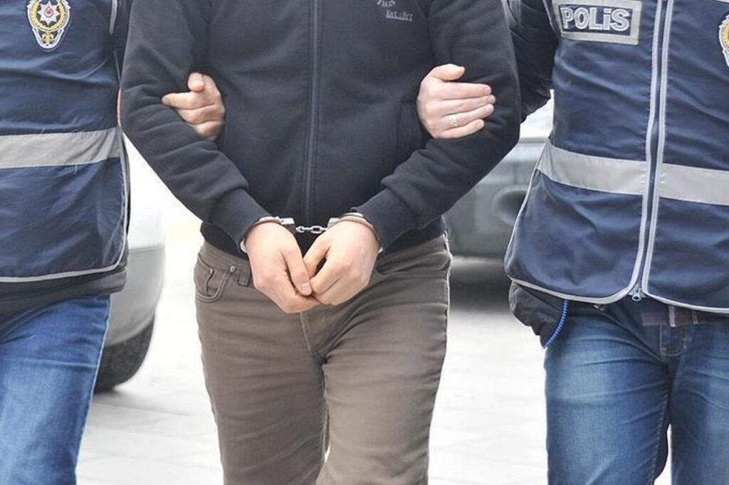 Türkiye’de İsrail bağlantılı döviz dolandırıcılığı şebekesi nedeniyle 9 İsrailli gözaltında Türkiye'de İsrail bağlantılı döviz dolandırıcılığı şebekesi nedeniyle 9 İsrailli gözaltında