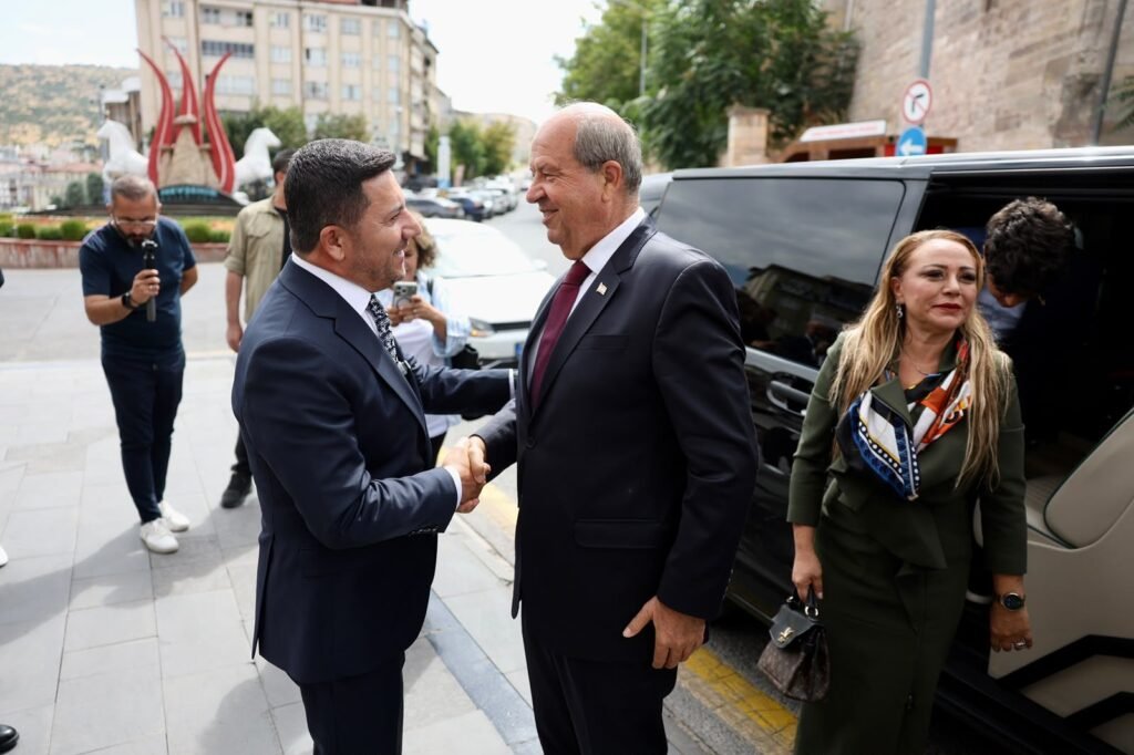 5. Cumhurbaşkanı Tatar, Nevşehir Belediyesini ziyaret etti 5. Cumhurbaşkanı Tatar, Nevşehir Belediyesini ziyaret etti
