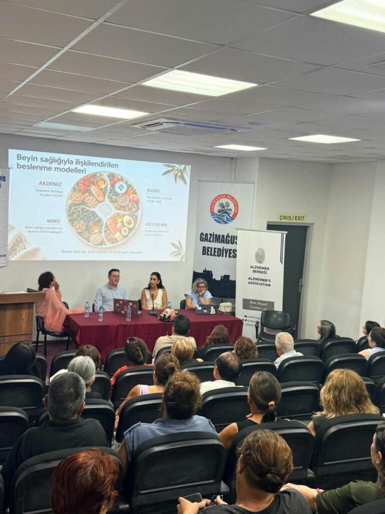 Alzheimer Derneği, Lefkoşa ve Gazimağusa’da farkındalığı arttırma amacıyla toplantılar düzenledi Alzheimer Derneği, Lefkoşa ve Gazimağusa'da farkındalığı arttırma amacıyla toplantılar düzenledi