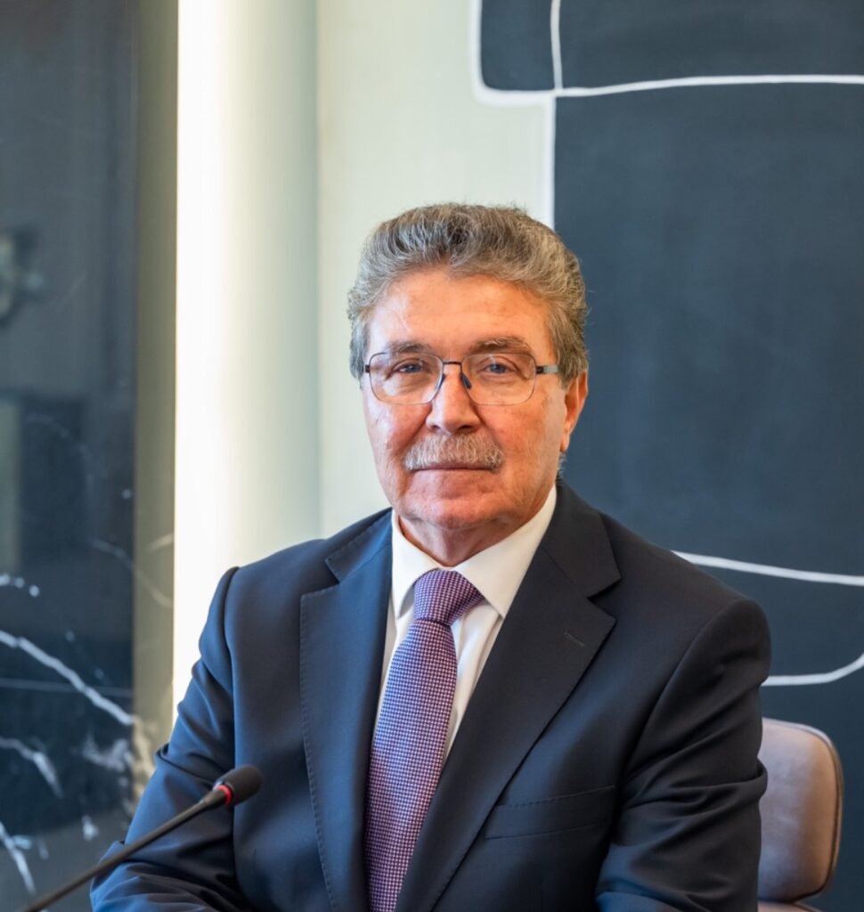 Üstel: “Yeni dönemde, insanların hayatını kolaylaştıracak projeleri hayata geçireceğiz” Üstel: “Yeni dönemde, insanların hayatını kolaylaştıracak projeleri hayata geçireceğiz"