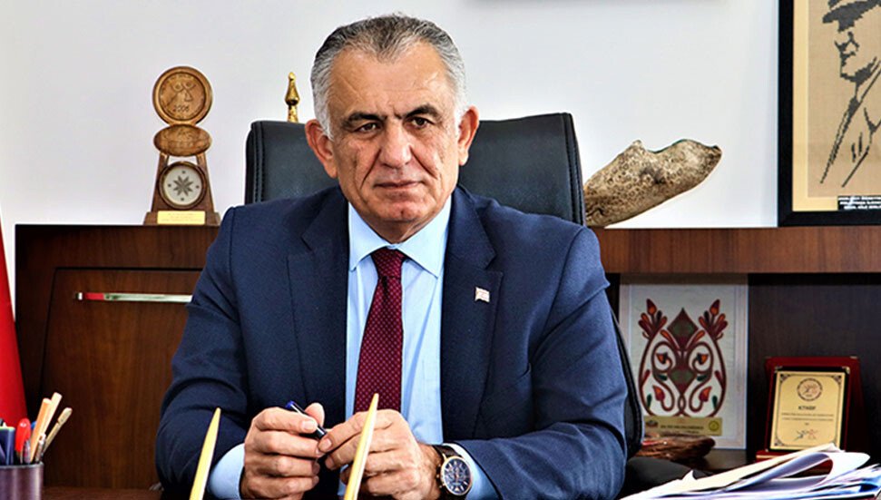 Çavuşoğlu: “DAÜ’de münhal ve istihdam talebi olduğu iddiaları gerçeği yansıtmıyor” Çavuşoğlu: “DAÜ’de münhal ve istihdam talebi olduğu iddiaları gerçeği yansıtmıyor”