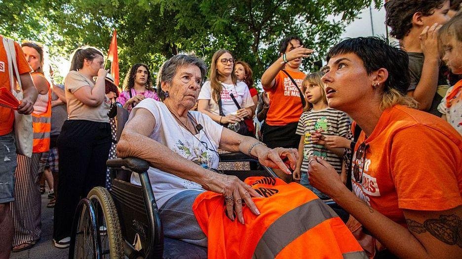 İspanya’da konut krizinin sembolü haline gelen yaşlı kadın evine dönebilecek İspanya'da konut krizinin sembolü haline gelen yaşlı kadın evine dönebilecek