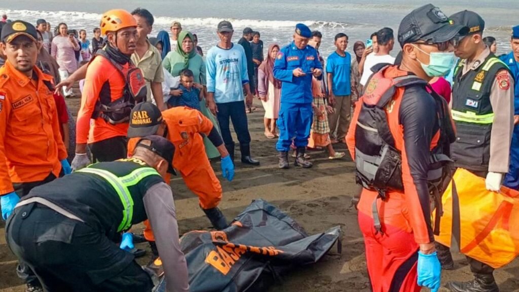 Endonezya’da 13 Eylül’de alabora olan feribottaki 52 kişinin cesedine ulaşıldı Endonezya'da 13 Eylül'de alabora olan feribottaki 52 kişinin cesedine ulaşıldı