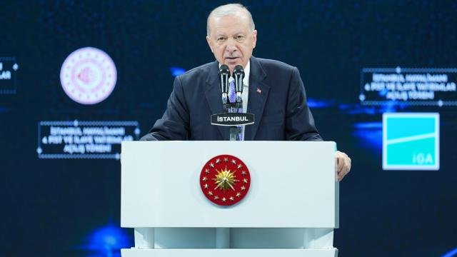 Erdoğan: “İstanbul Havalimanı küresel havacılığın zirvesinde” Erdoğan: “İstanbul Havalimanı küresel havacılığın zirvesinde”