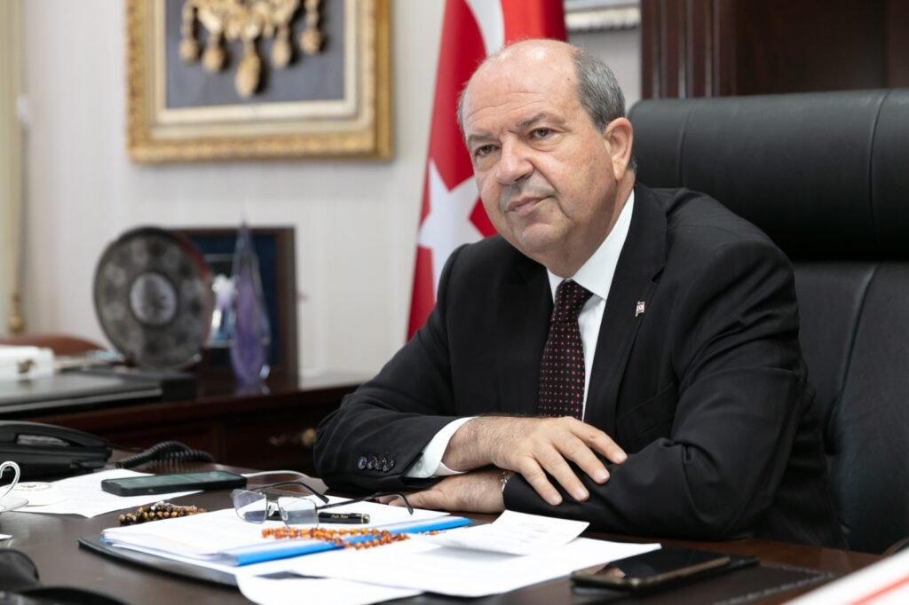 Beşinci Cumhurbaşkanı Ersin Tatar, boyun-sırt bölgesindeki fıtık nedeniyle ameliyat oldu Beşinci Cumhurbaşkanı Ersin Tatar, boyun-sırt bölgesindeki fıtık nedeniyle ameliyat oldu