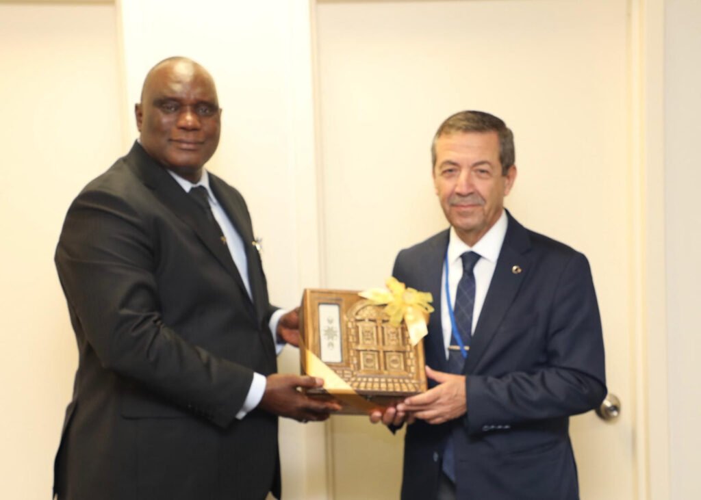 Dışişleri Bakanı Ertuğruloğlu, Gambiya Dışişleri Bakanı Njie ile bir araya geldi Dışişleri Bakanı Ertuğruloğlu, Gambiya Dışişleri Bakanı Njie ile bir araya geldi