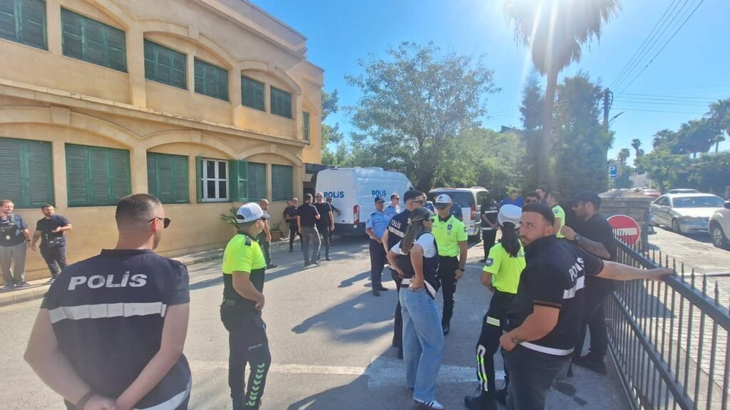 Girne’deki gemi faciasında dokuz zanlı mahkemeye çıkarıldı Girne'deki gemi faciasında dokuz zanlı mahkemeye çıkarıldı