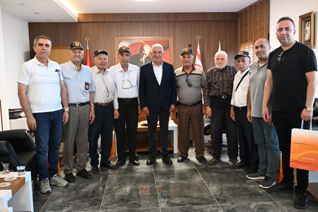Güzelyurt Belediye Başkanı Mahmut Özçınar, Kıbrıs gazileri ile görüştü Güzelyurt Belediye Başkanı Mahmut Özçınar, Kıbrıs gazileri ile görüştü