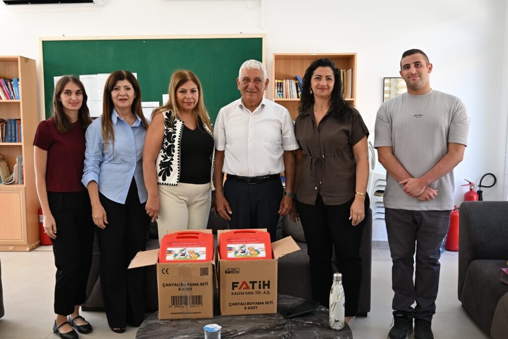 Güzelyurt Belediye Başkanı Özçınar, ilköğretim kurumlarına ziyaretlerini sürdürüyor Güzelyurt Belediye Başkanı Özçınar, ilköğretim kurumlarına ziyaretlerini sürdürüyor