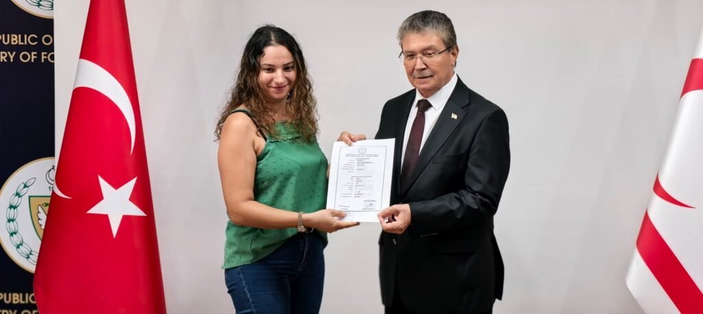 Üstel: “Gençlerimiz bu topraklara kök salacak” Üstel: “Gençlerimiz bu topraklara kök salacak”
