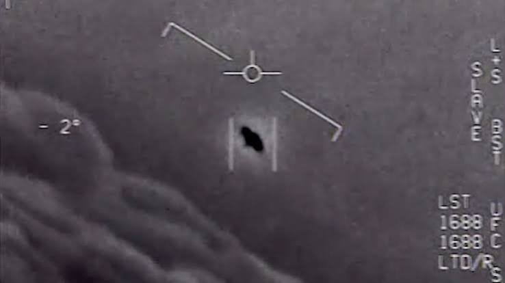Pentagon, UFO’lar hakkında yeni belgeler yayınladı Pentagon, UFO'lar hakkında yeni belgeler yayınladı