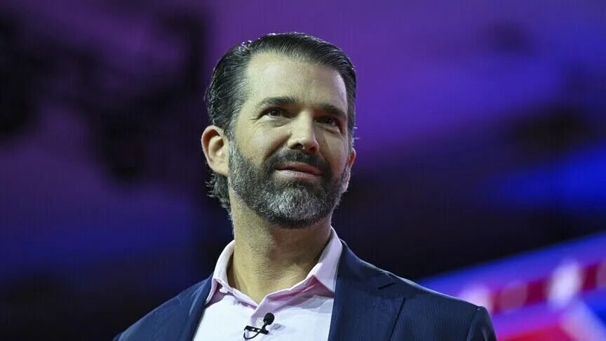 Trump Jr. ve eşi, düğün kutlamalarının bir bölümünün Rus oligark tarafından finanse edildiğini doğruladı Trump Jr. ve eşi, düğün kutlamalarının bir bölümünün Rus oligark tarafından finanse edildiğini doğruladı