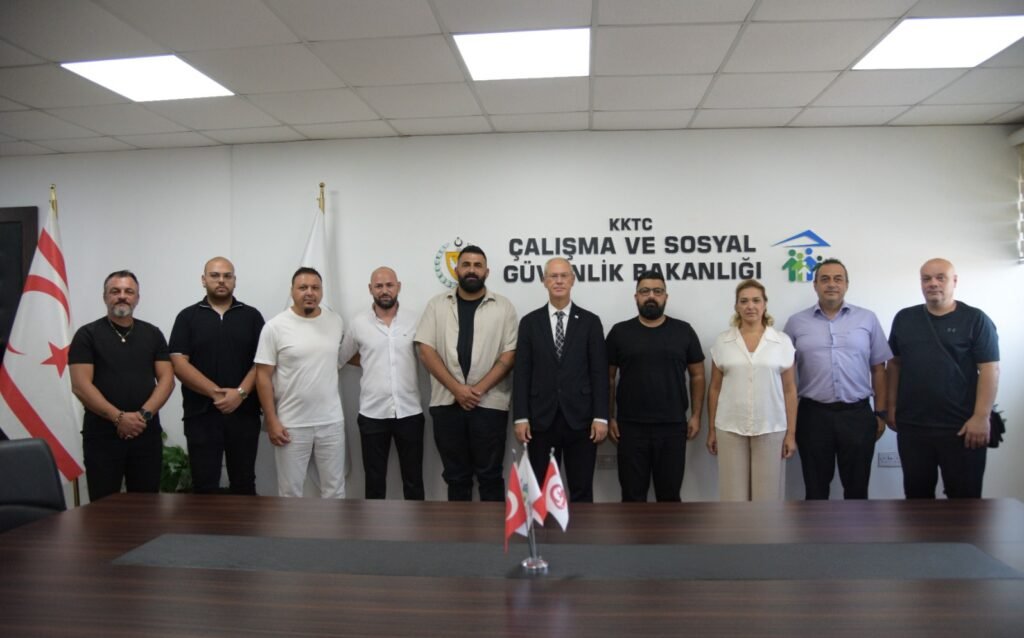 Kıbrıs Türk Sanatçılar, Müzisyenler ve Sahne Emekçileri Sendikası kuruluyor Kıbrıs Türk Sanatçılar, Müzisyenler ve Sahne Emekçileri Sendikası kuruluyor