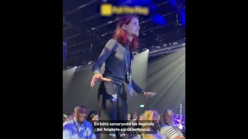 Londra’daki yapay zeka etkinliğinde “yapay zeka insanlardan çalıyor” eylemi Londra'daki yapay zeka etkinliğinde "yapay zeka insanlardan çalıyor" eylemi