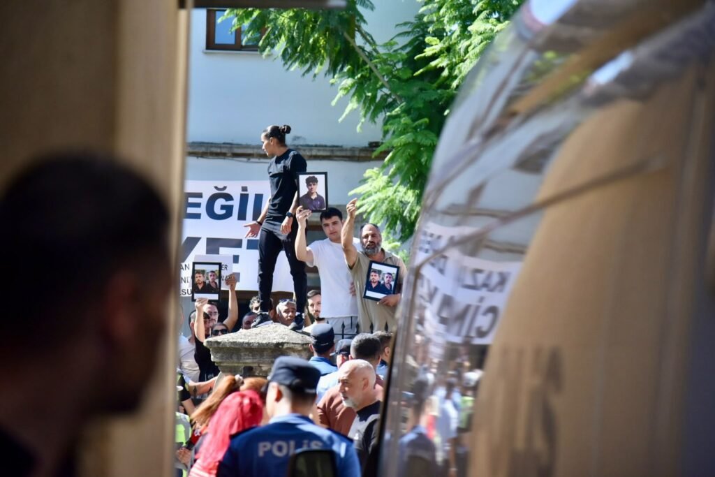 Gemi faciası zanlılarına 7 gün ek tutukluluk Gemi faciası zanlılarına 7 gün ek tutukluluk