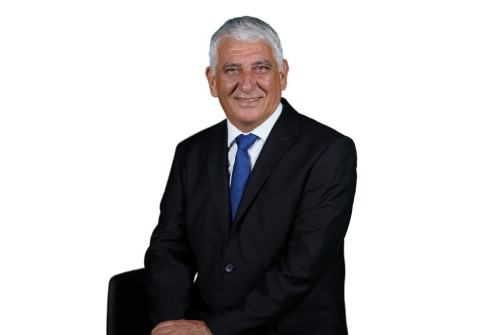 Özçınar, çocukların sevgi, özgüven, sorumluluk ve umutla yetiştiği bir eğitim yılı temenni etti Özçınar, çocukların sevgi, özgüven, sorumluluk ve umutla yetiştiği bir eğitim yılı temenni etti