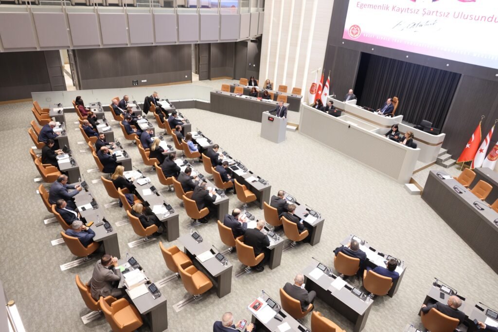 Meclis yarın olağanüstü toplanacak… Cumhurbaşkanı tarafından gönderilen Seçim ve Halkoylaması Yasası gündemde Meclis yarın olağanüstü toplanacak… Cumhurbaşkanı tarafından gönderilen Seçim ve Halkoylaması Yasası gündemde