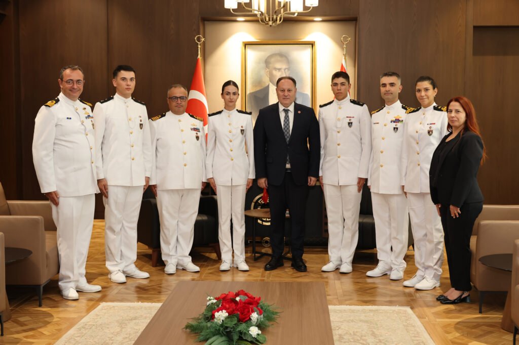 Öztürkler, Deniz Harp Okulu öğrencilerini kabul etti