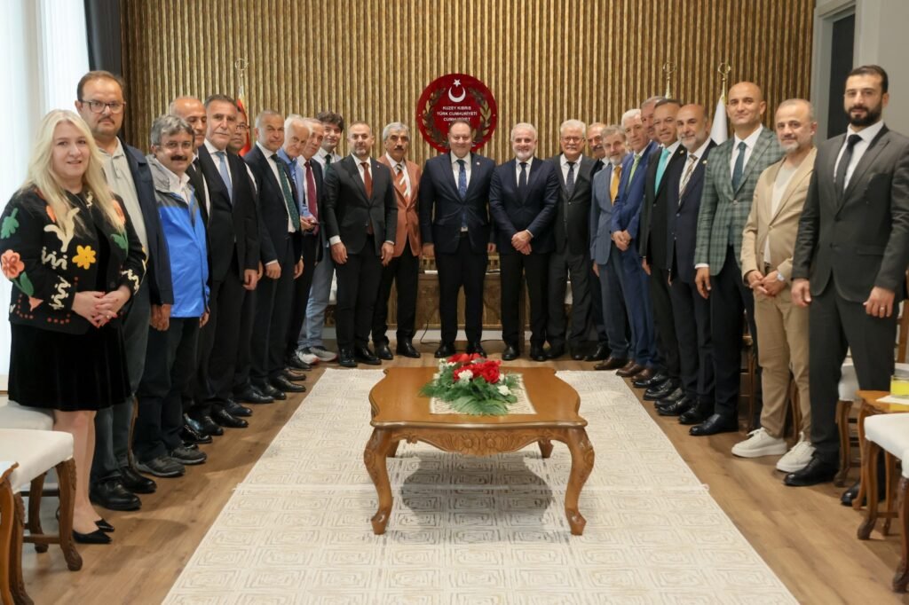 Öztürkler: “Kıbrıs Türk gençliğinin sesi izolasyonlardan büyüktür” Öztürkler: “Kıbrıs Türk gençliğinin sesi izolasyonlardan büyüktür”