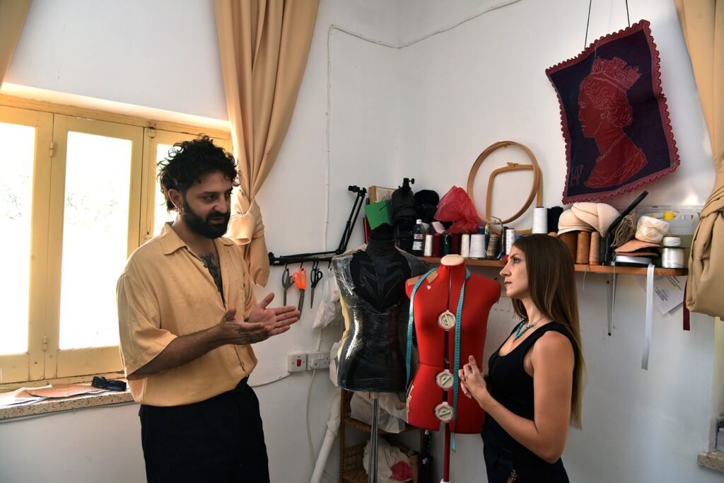 Mert Özyürekliler, Kıbrıs’tan izler taşıyan tasarımlarını Shirvanna markasıyla farklı ülkelere taşıyor