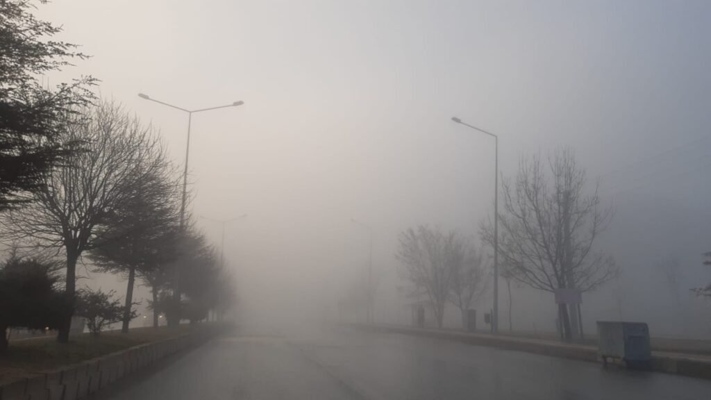 Pazar, pazartesi ve salı günleri sabah saatleri yer yer sis bekleniyor Pazar, pazartesi ve salı günleri sabah saatleri yer yer sis bekleniyor