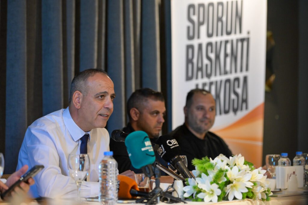 Harmancı: “Lefkoşa’nın yeni stadyuma ihtiyacı var. Bu konuda LTB’nin süreçlere dahil edilmesi gerekiyordu” Harmancı: “Lefkoşa’nın yeni stadyuma ihtiyacı var. Bu konuda LTB’nin süreçlere dahil edilmesi gerekiyordu”