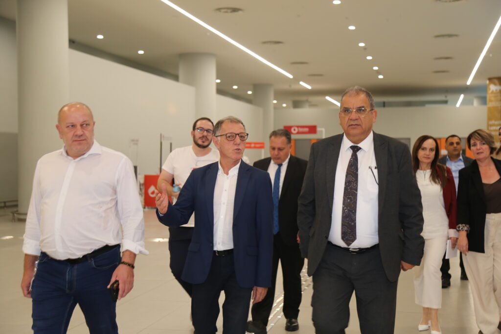 Sucuoğlu, Ercan Havalimanı’nda incelemelerde bulundu Sucuoğlu, Ercan Havalimanı’nda incelemelerde bulundu