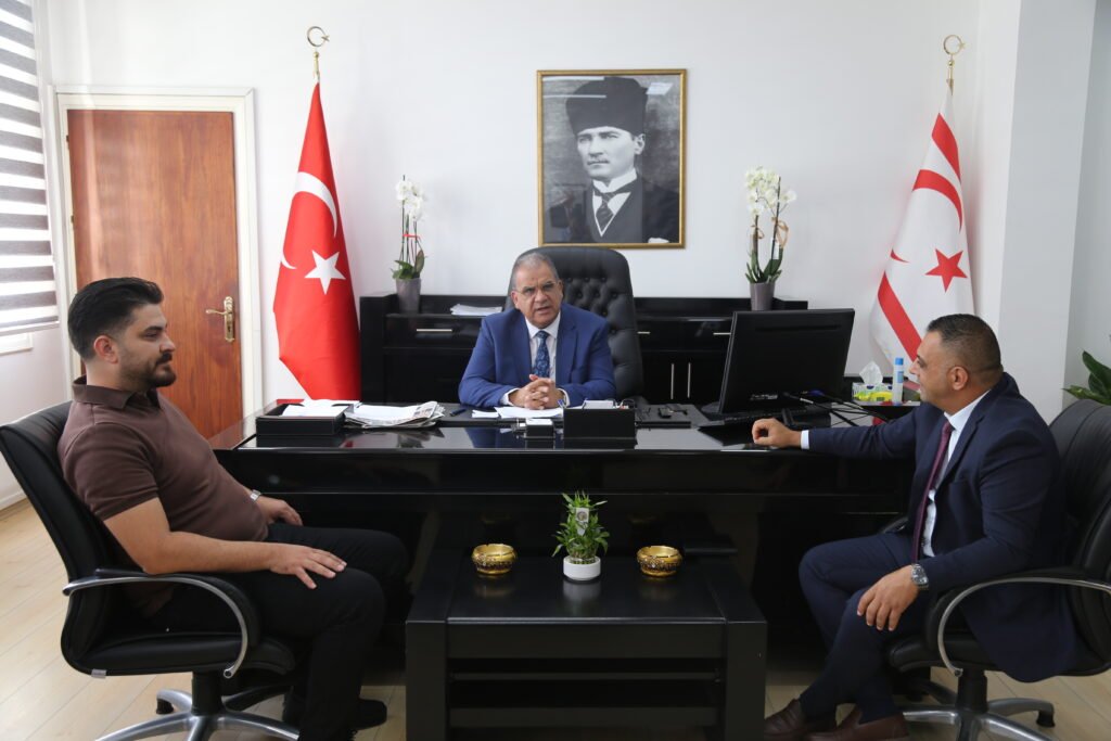 Bakan Sucuoğlu, Gazimağusa Birleşik Taksiciler Birliği heyetini kabul etti Bakan Sucuoğlu, Gazimağusa Birleşik Taksiciler Birliği heyetini kabul etti