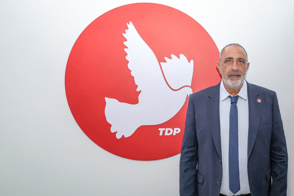 Emiroğluları: “KTHY yeniden göklere çıkacaksa, siyasi sloganlarla değil, şeffaf, hesap verebilir ve sürdürülebilir bir yapı ile çıkmalı” Emiroğluları: "KTHY yeniden göklere çıkacaksa, siyasi sloganlarla değil, şeffaf, hesap verebilir ve sürdürülebilir bir y