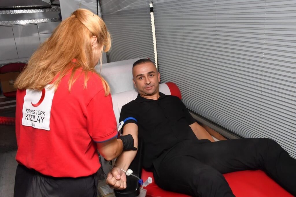 İtfaiye ve polis mensupları kan bağışı yaptı