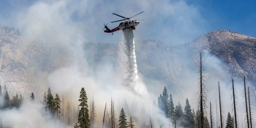 ABD’de orman yangınına müdahale ederken düşen helikopterin 2 pilotu yaşamını yitirdi ABD'de orman yangınına müdahale ederken düşen helikopterin 2 pilotu yaşamını yitirdi