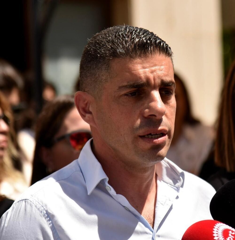 Yiğit: “Kalkınma Bankası’ndaki grevimiz sonuç verdi…Borç ve kredilerle ilgili karar ertelendi” Yiğit: “Kalkınma Bankası’ndaki grevimiz sonuç verdi...Borç ve kredilerle ilgili karar ertelendi"