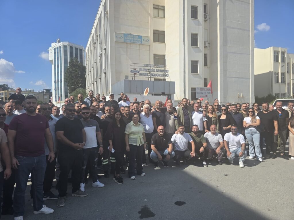 El-Sen’in grevi devam ediyor…Kamuda örgütlü dört sendikayla toplantı yapılacak El-Sen’in grevi devam ediyor…Kamuda örgütlü dört sendikayla toplantı yapılacak