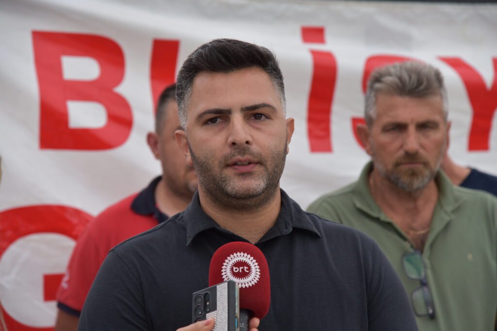 Kolozali: “K-PET’teki süresiz grev uzlaşıya varılıncaya kadar sürecek” Kolozali: “K-PET’teki süresiz grev uzlaşıya varılıncaya kadar sürecek”