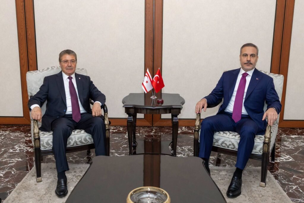 Başbakan Üstel, Hakan Fidan ile görüştü