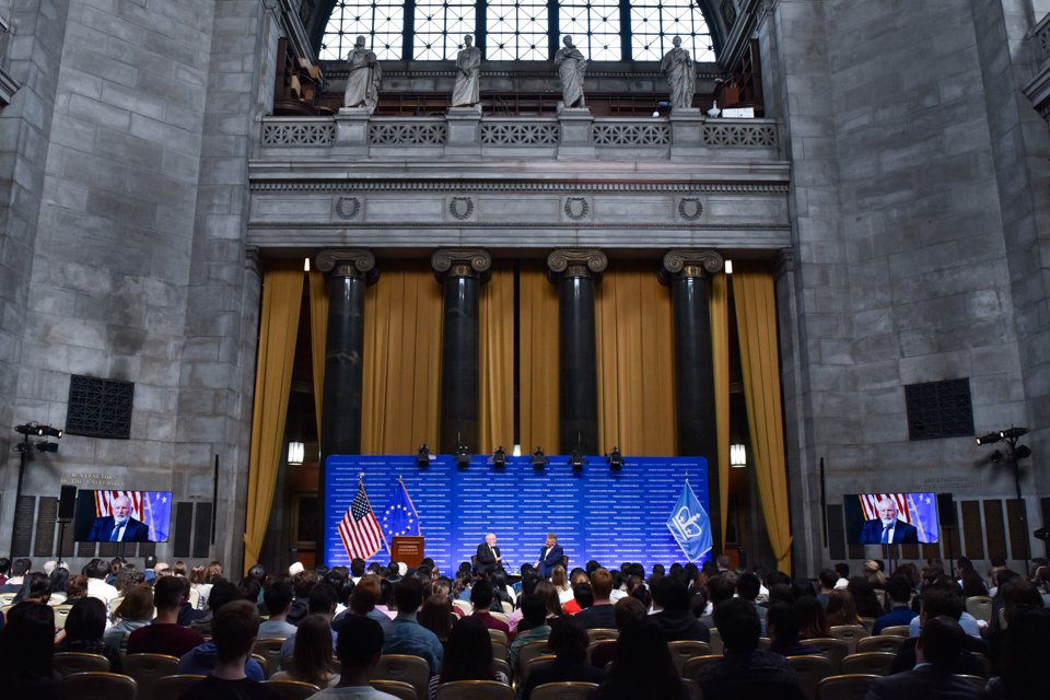 ‘AI + Kültür’: Dünya Liderleri Forumu’nda AI’nın etkisi tartışıldı 'AI + Kültür': Dünya Liderleri Forumu'nda AI'nın etkisi tartışıldı