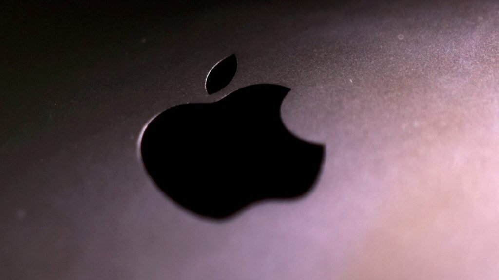 Apple, 28 Ekim’de ilk dokunmatik ekranlı MacBook’unu tanıtacak Apple, 28 Ekim'de ilk dokunmatik ekranlı MacBook'unu tanıtacak