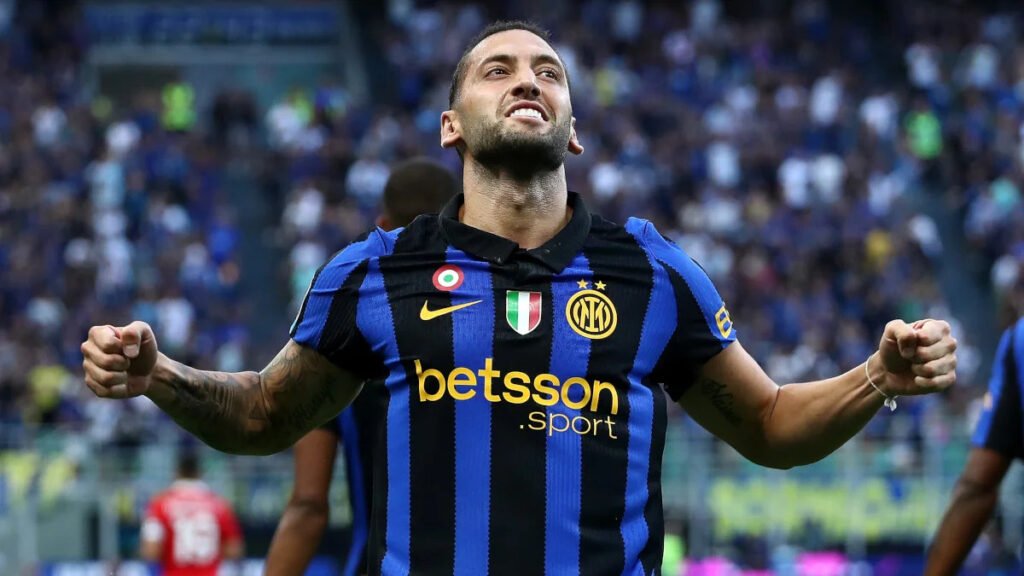 Chivu, Calhanoglu’nun İtalya-Türkiye maçını atlama eleştirisi sonrası sorumluluğu aldı Chivu, Calhanoglu'nun İtalya-Türkiye maçını atlama eleştirisi sonrası sorumluluğu aldı