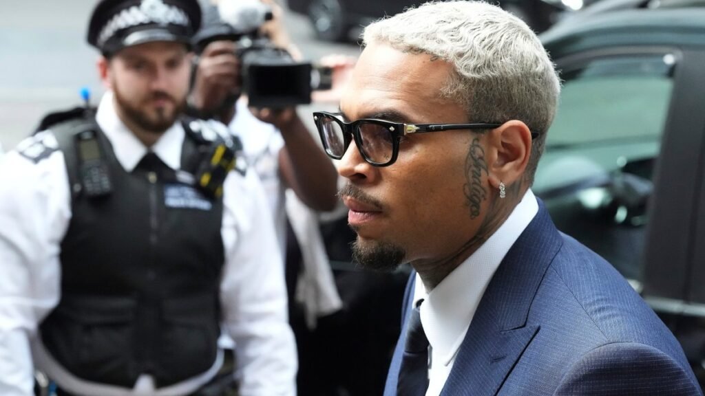 Chris Brown, 2023 Londra gece kulübü kavgası nedeniyle ceza alacak Chris Brown, 2023 Londra gece kulübü kavgası nedeniyle ceza alacak