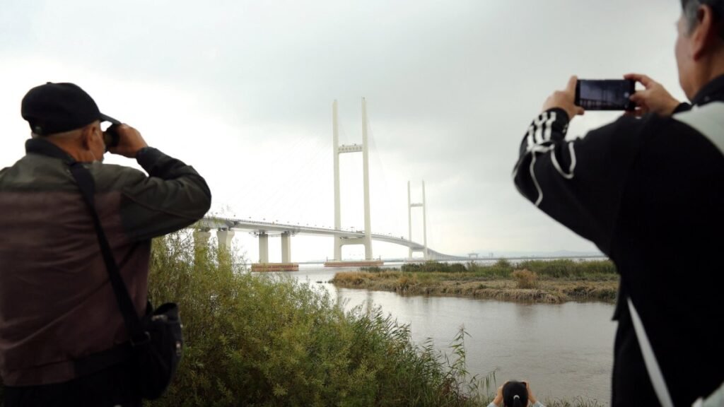 Çin ve Kuzey Kore, ilişkileri güçlendirmek için köprüyü açtı