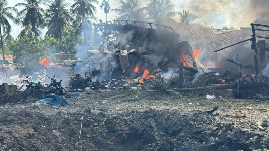 Filipinler, Myanmar’daki hava saldırısında 50 ölü sonrası ASEAN görüşmelerini önerdi Filipinler, Myanmar'daki hava saldırısında 50 ölü sonrası ASEAN görüşmelerini önerdi