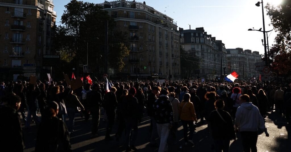 Fransa’da Cadılar Bayramı’nda Binlerce Kişi Protesto Bekleniyor Fransa'da Cadılar Bayramı'nda Binlerce Kişi Protesto Bekleniyor