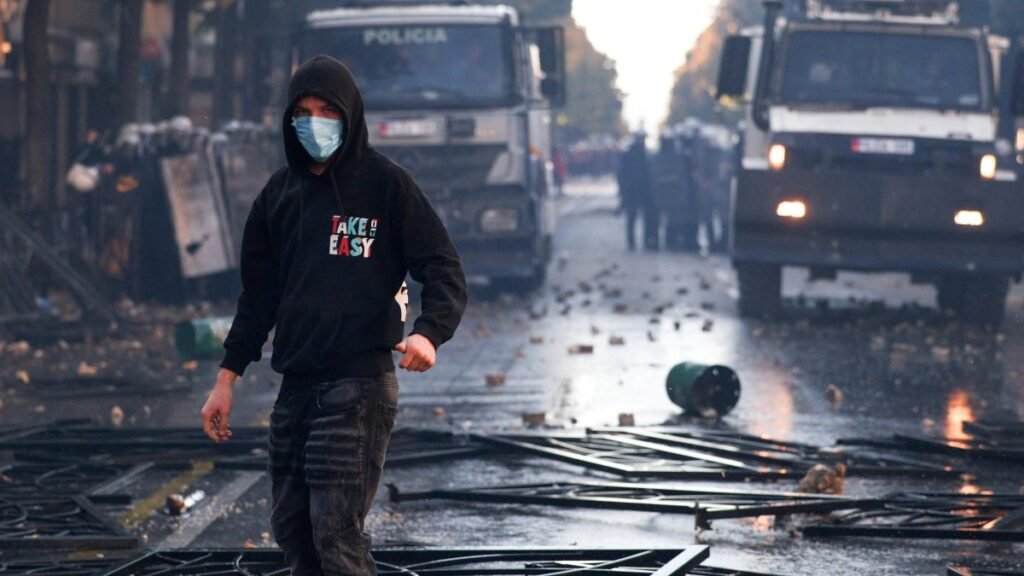Fransa’daki öğrenci protestoları Arnavutluk ve Yunanistan’da benzer eylemler başlattı Fransa'daki öğrenci protestoları Arnavutluk ve Yunanistan'da benzer eylemler başlattı