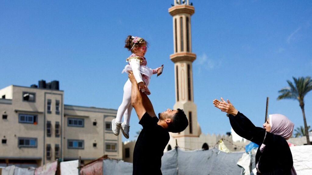 Gaza’daki prematüre bebekler 2 yıl sonra evlerine döndü Gaza'daki prematüre bebekler 2 yıl sonra evlerine döndü