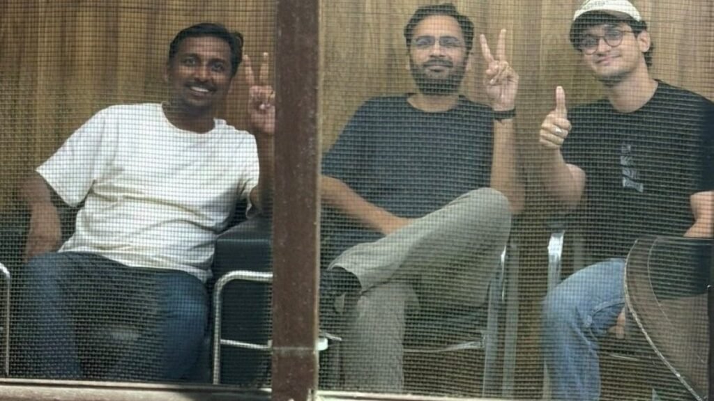 Hindistan, ‘Hamamba’ liderlerini protesto yasağını ihlalden 5 gün hapsetti Hindistan, 'Hamamba' liderlerini protesto yasağını ihlalden 5 gün hapsetti