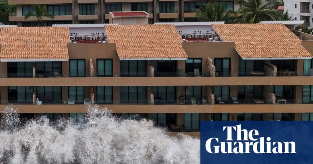Hurricane Simon ve Tropikal Fırtına Rachel Meksika’nın Pasifik kıyısında beş can aldı Hurricane Simon ve Tropikal Fırtına Rachel Meksika'nın Pasifik kıyısında beş can aldı