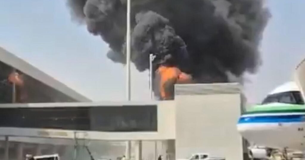 Husi saldırıları Suudi havaalanını kapatırken Trump Yemen'de saldırıları düşünüyor