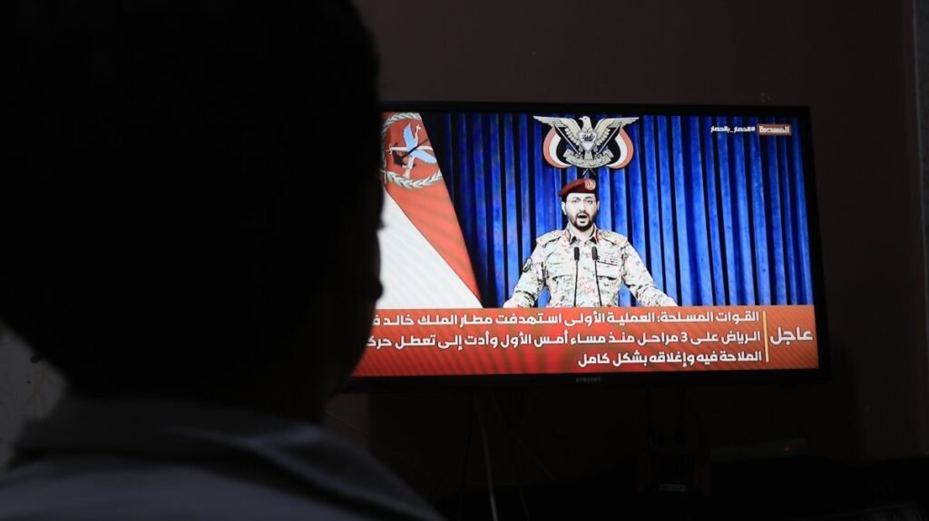 Husiler Riyad havaalanına yeni saldırı ve Suudi hava üssüne darbe yaptı