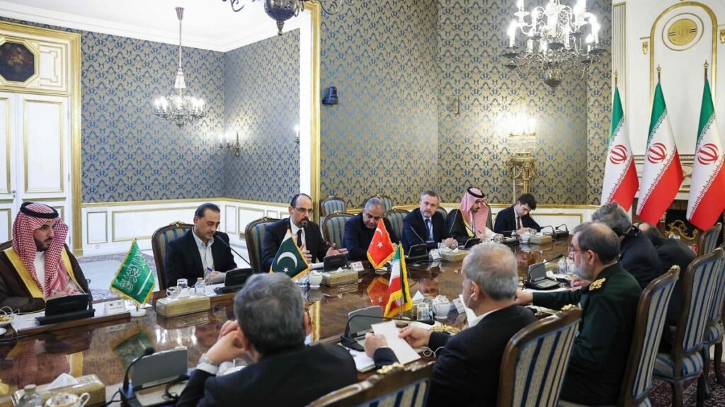 İran, Türkiye, Suudi Arabistan ve Pakistan bölgesel güvenlik çağrısı yaptı